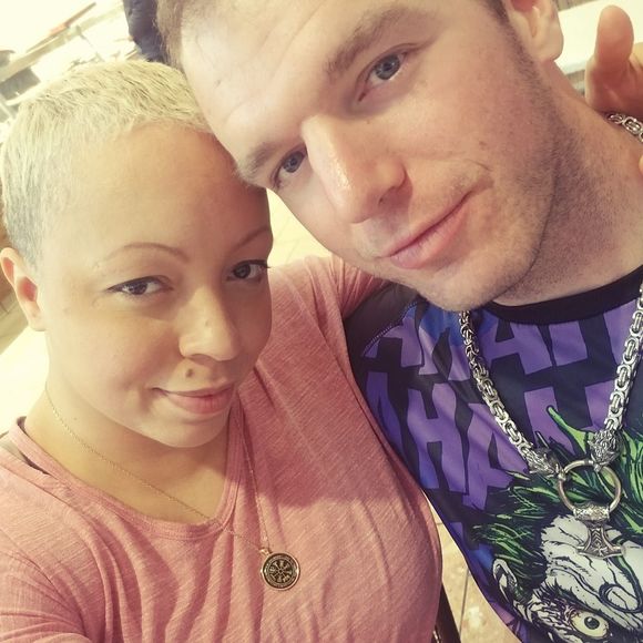 Meet your Posher, Jessica - Picture 1 of 1